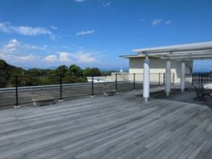 開放的な屋上テラス