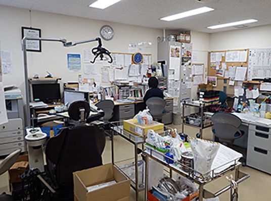 スタッフの職場の様子