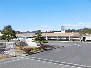 広々とした外観