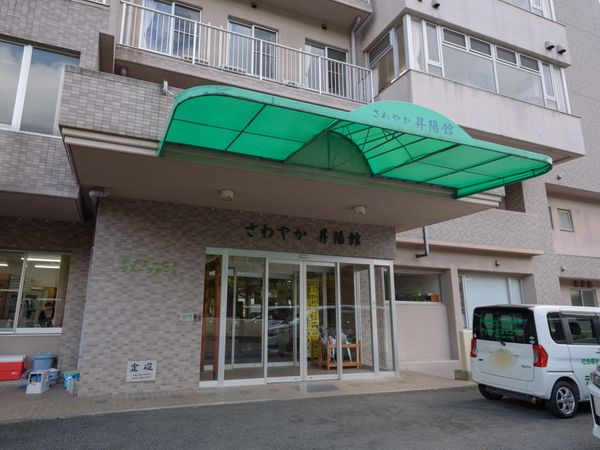 エントランスのある建物