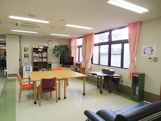 明るい共有室  