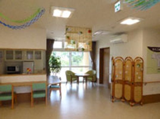 明るく広々とした室内