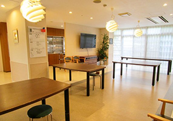 明るいダイニングルーム