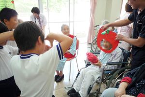 イベントを楽しむ参加者