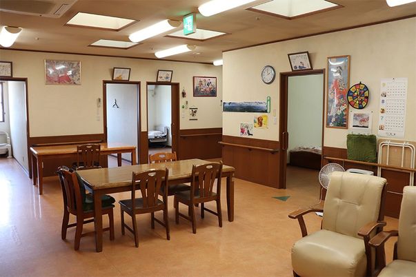 広々としたラウンジ