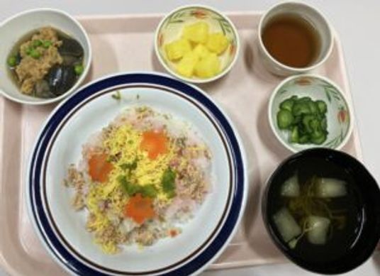 色とりどりの料理