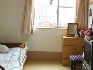 明るい個室の一角