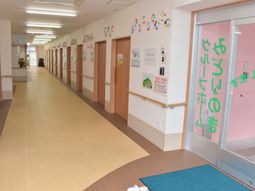 明るい廊下の様子
