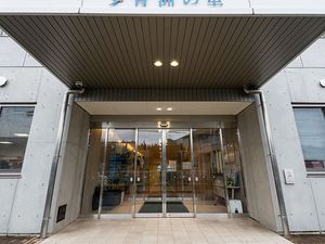 ガラス扉のエントランス  