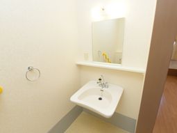 清潔な洗面台の一角