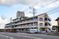 三階建ての建物外観
