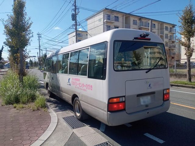 送迎用の車両 外観 居宅へのアクセスをサポートする送迎用車両です。快適な移動を目指しています。