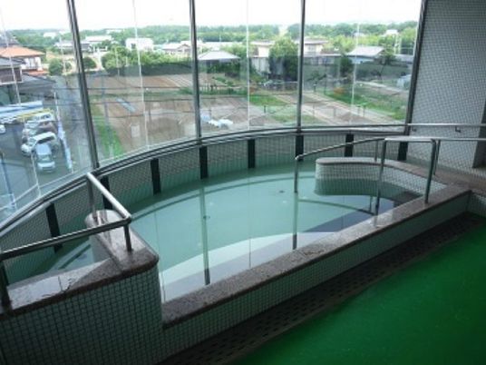  開放的な風景の浴室