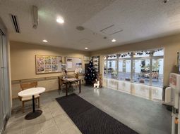 広々としたラウンジ