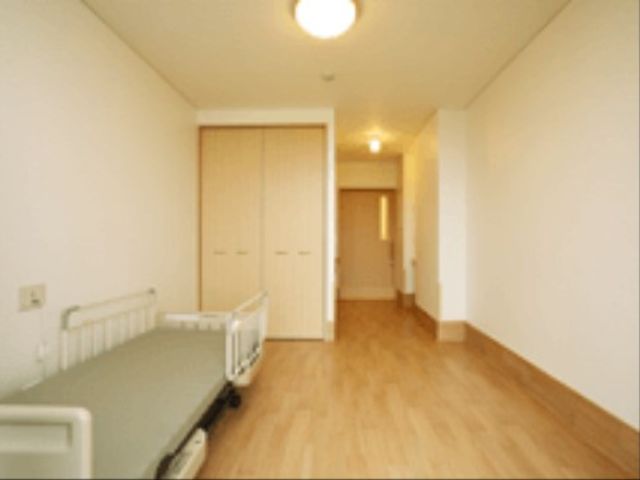 居室の広々した空間 居室 ゆとりある居室が特徴で、自由にレイアウトを楽しめ、快適な生活を支援します。