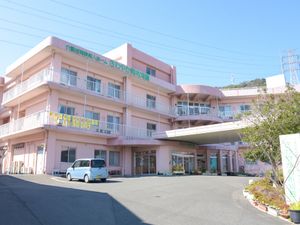 ピンク色の外観施設