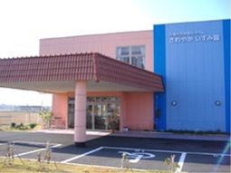 カラフルな建物のエントランス