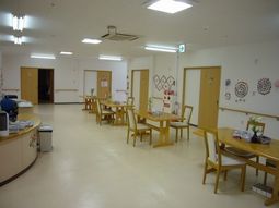 広々とした明るい多目的室