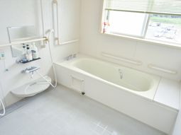 清潔な浴室の様子