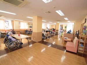 広々とした共有ラウンジ