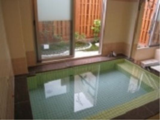 和風デザインの浴室