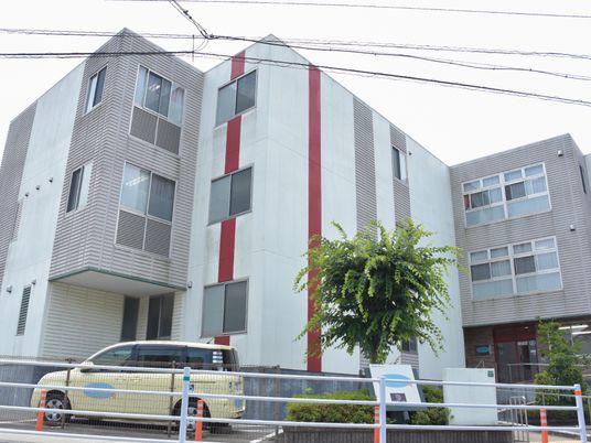 現代的な建物の外観