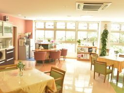 明るいダイニングルーム