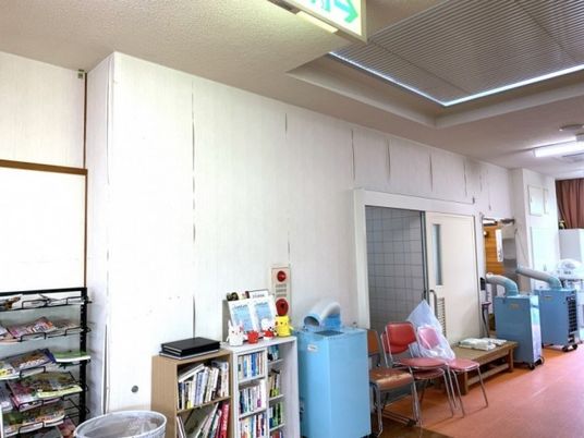 明るい廊下  