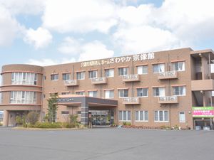 広々とした建物の外観