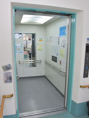 自動ドアのエントランス