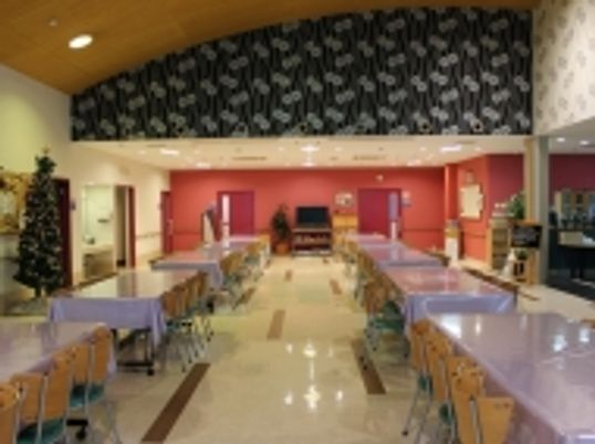 広々としたダイニングルーム