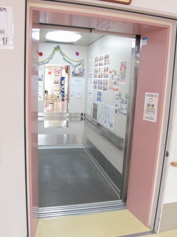 エレベーター入口の風景