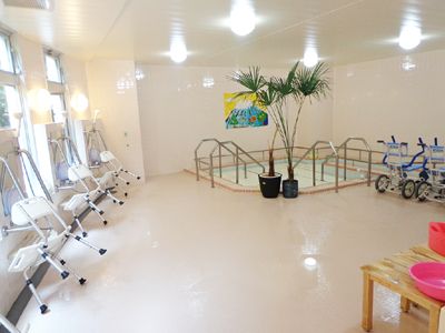 落ち着いた空間の浴室