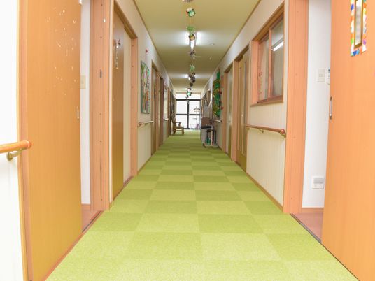 色鮮やかな廊下