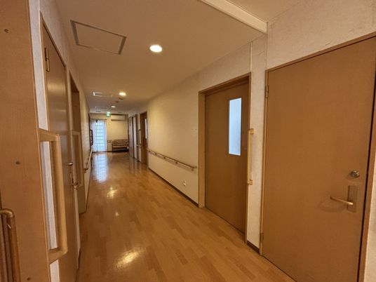 奥行きのある廊下