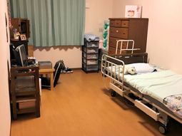 居室の様子を示す