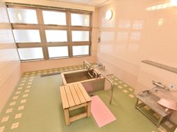 清潔感のあふれる浴室
