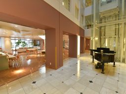 ピアノのあるダイニングスペース