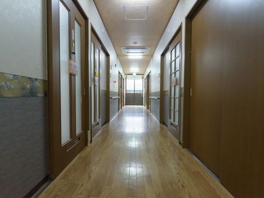 清潔感ある廊下の様子