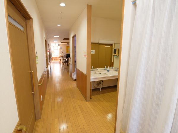 廊下と手洗い場所