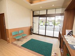 明るいエントランスホール