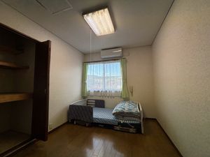 落ち着いた雰囲気の居室