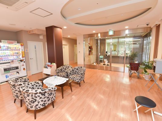 明るく広々としたロビー