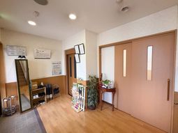 明るい玄関ホール  