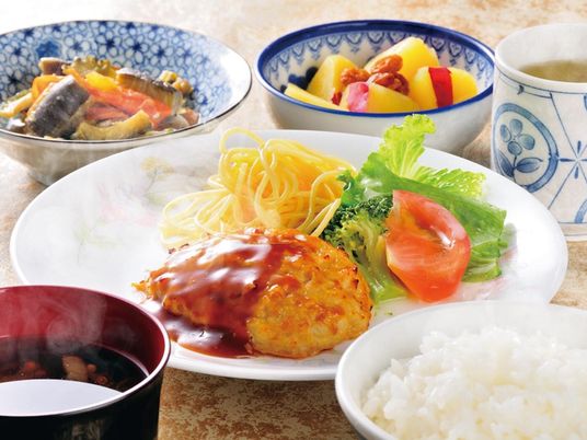 栄養満点の食事提供