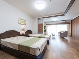 明るい居室の一角