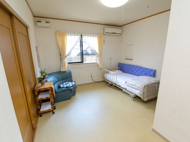 居心地の良い居室 居室 ゆったりとした空間の居室です。個人の好みに合わせてアレンジ可能な家具やレイアウトで、快適な毎日を過ごせます。