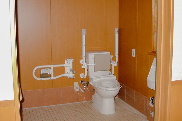 手すり付きトイレ