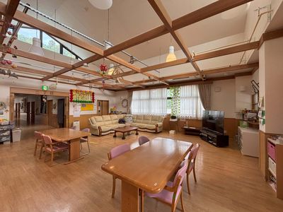 明るいリビングルーム