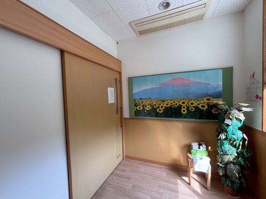 明るい廊下の一角